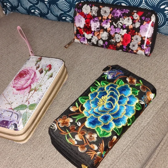 women's handbags - Picture 4 of 4